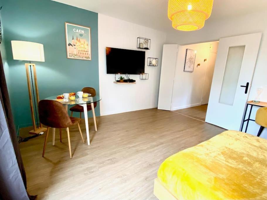 Pluton - Sils Apartment Caen Bagian luar foto